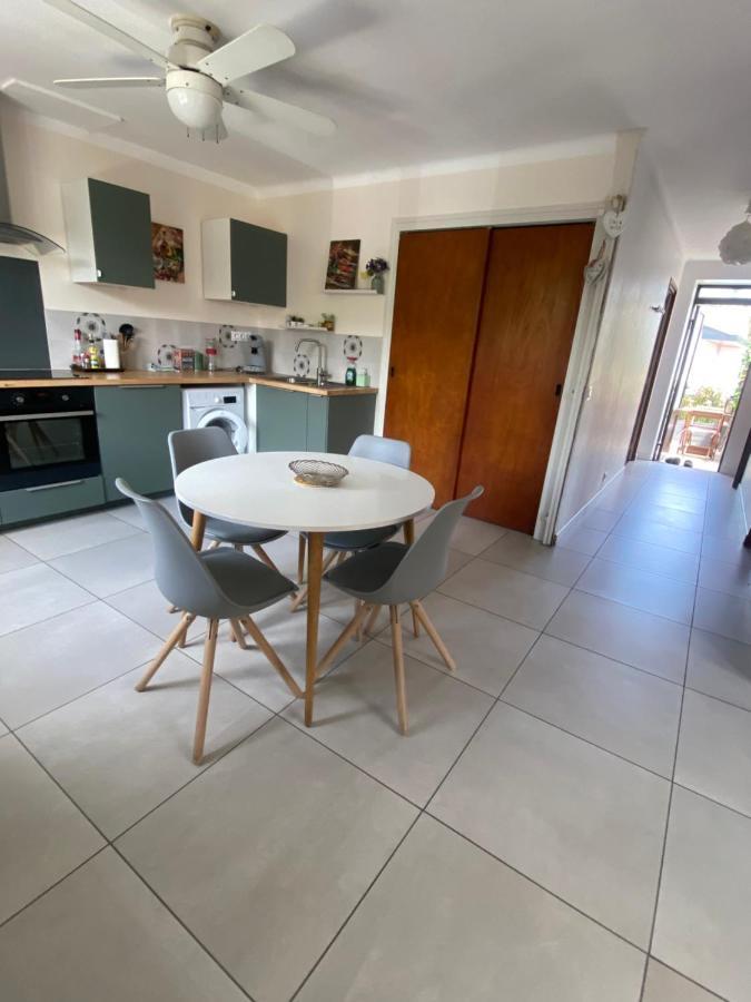 L'Esplanade, Appartement En Centre-Ville Au Calme Puisserguier Bagian luar foto